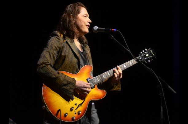 Happy 63rd Birthday to blues and fusion guitarist Robben Ford!
Here is pictured w/ his vintage 1966 Epiphone Riviera. 