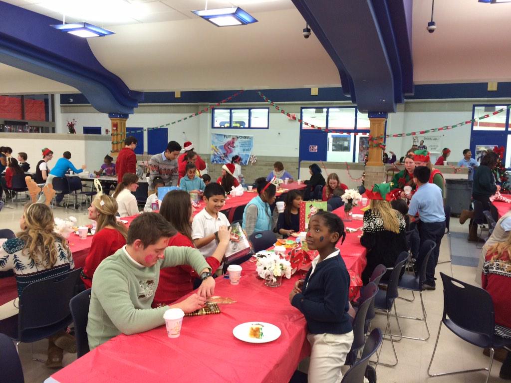 JAStudentGov's tweet photo. What was missing????presents!!!! #bgcsjc http://t.co/E0R4uvQRad