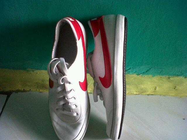 Nike Sweeper sz 42,5 IDR.250K Order Cek Bio <a href="/Sneakers_care/">Sneakers_care</a> <a href="/13Sneaker/">13 Sneakers</a> <a href="/sepatubersih/">Sepatu Bersih</a> @ShoesSize42
