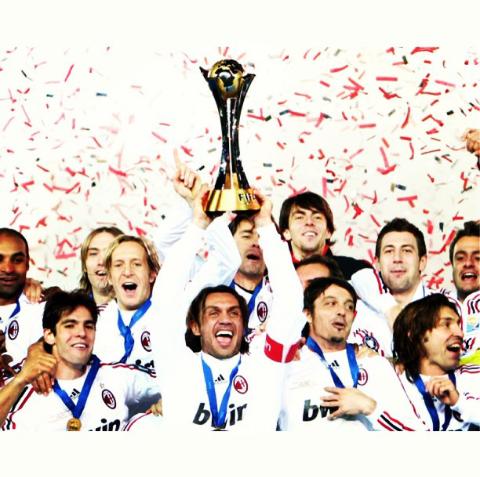WorldACMilan's tweet photo. #ForzaMilan #ACM115. http://t.co/SkXgpxzsr8