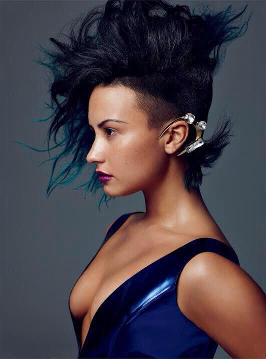 DemiLovatoNeews's tweet photo. Get an Exclusive Look At Demi Lovato's Allure Photo Shoot. - http://t.co/ZK2TYMheir http://t.co/gXP1CRHols