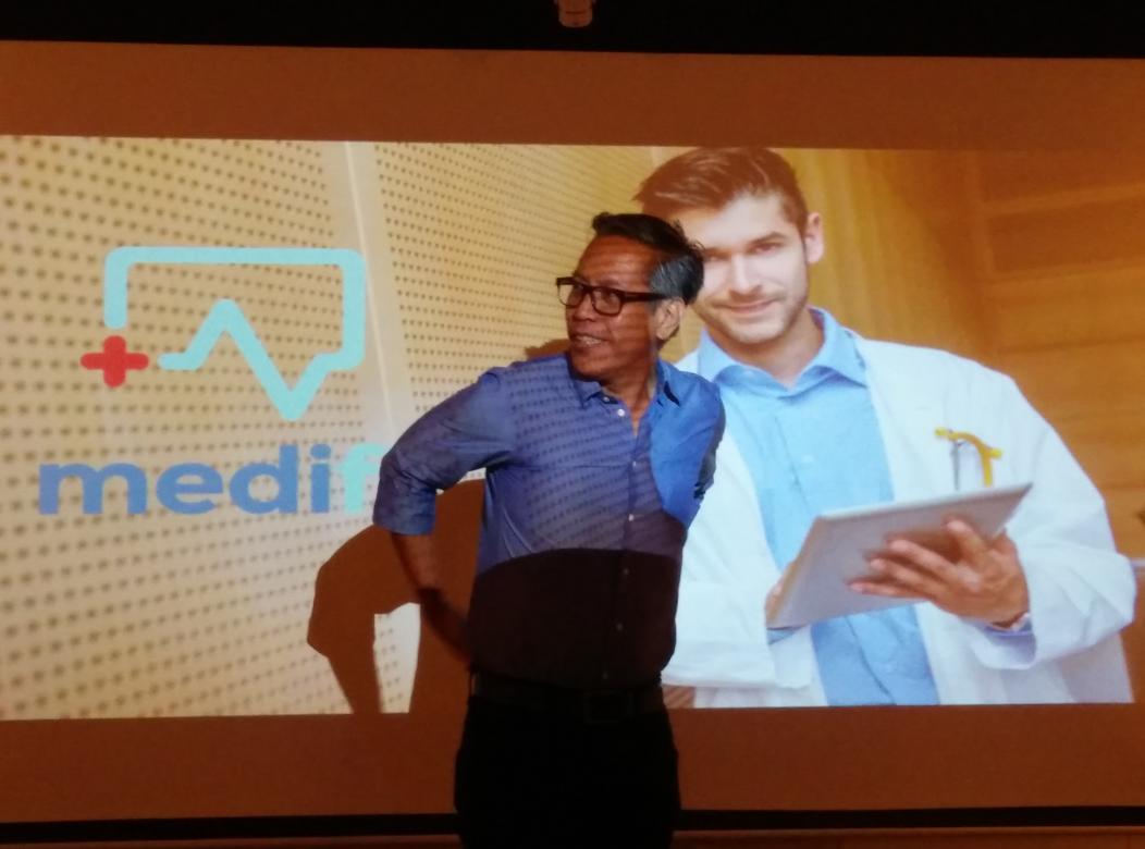 headgeekette's tweet photo. @jayfajardo speaking about Medifi. #HealthTechPH http://t.co/W2wlkBtHhv