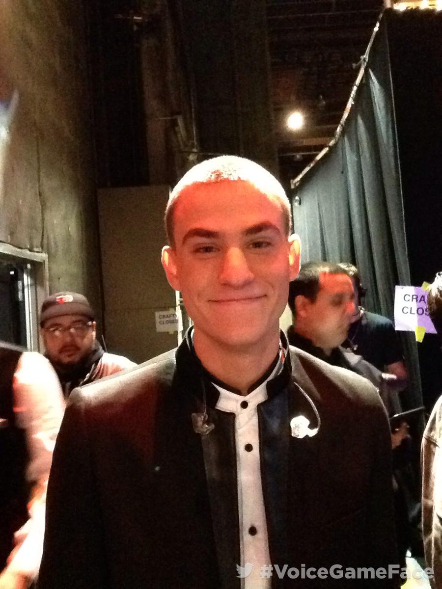 NBCTheVoiceNBC's tweet photo. Backstage at the #VoiceFinale LIVE!! #VoiceGameFace http://t.co/jgKOgu00p7