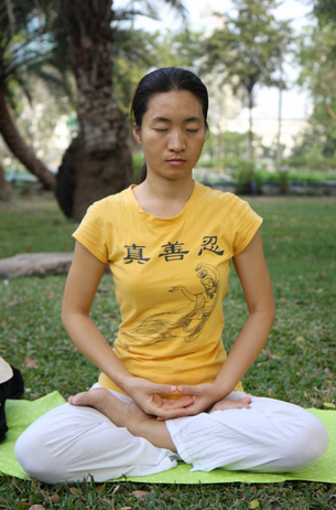 NewWaveHealthCa's tweet image. Don't miss the FREE Live Training on #Meditation &amp;amp; #Mindfulness this coming Thursday, Dec 18!… buff.ly/1AjJtqU