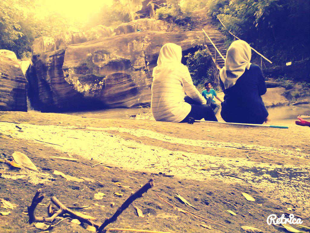 rust_naa's tweet photo. Today#my trip#myAdventure#Luweng sampang~
W/@lilinuryanti http://t.co/0ZMKpArNY9