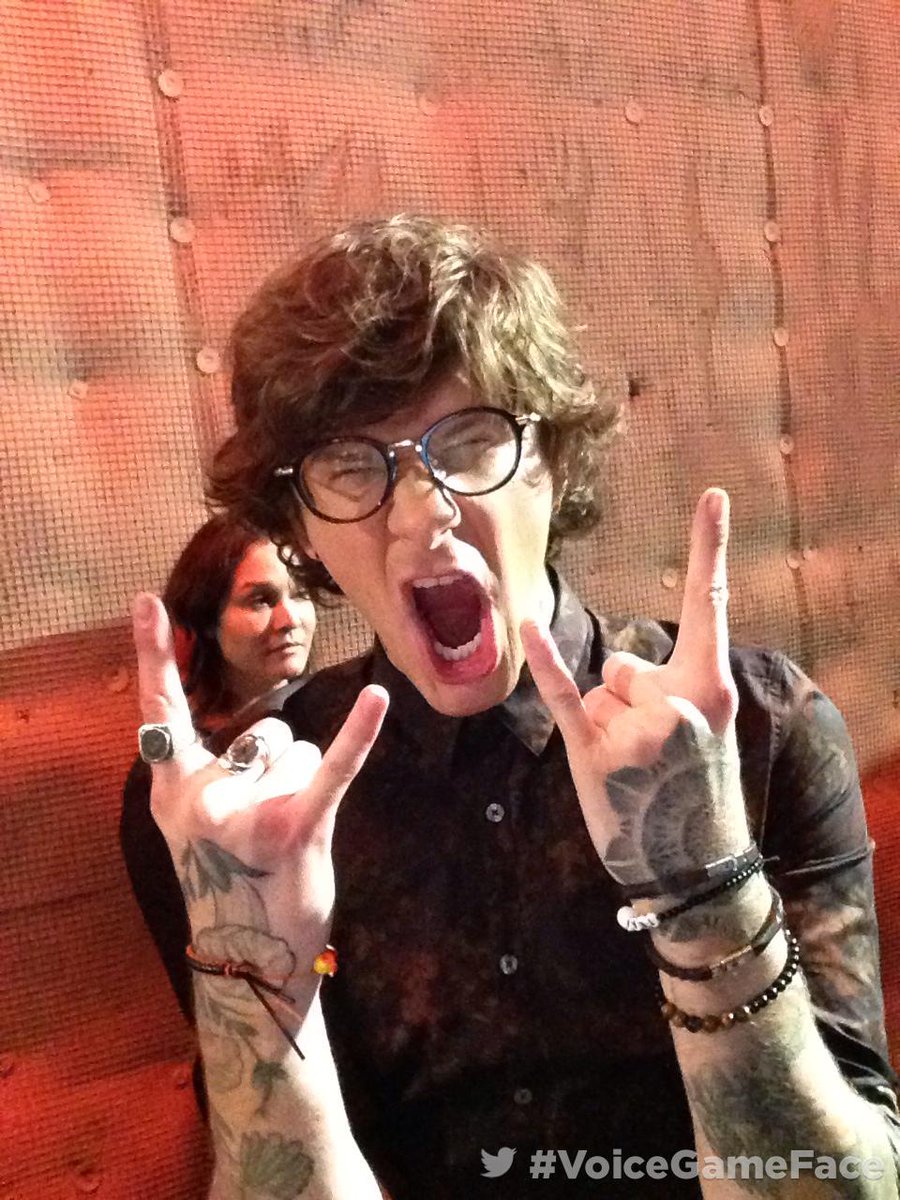 NBCTheVoice's tweet photo. Backstage at the #VoiceFinale LIVE!! #VoiceGameFace http://t.co/uZaesVWtiJ