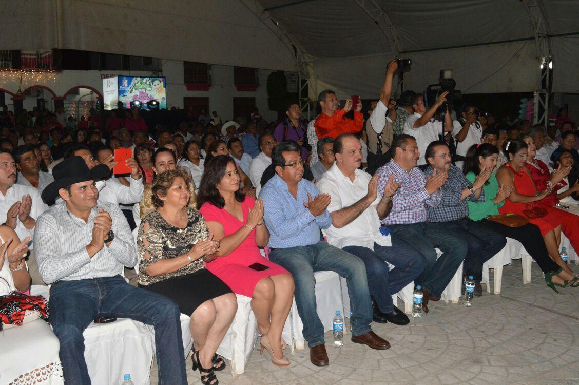 Erubiel_Alonso_'s tweet photo. En Balancan se vislumbra un horizonte de progreso con acciones que dejan huella. ¡Enhorabuena @PdroArguello ! http://t.co/KiHyidS6gu
