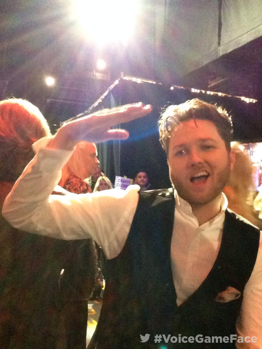 NBCTheVoiceNBC's tweet photo. Backstage at the #VoiceFinale LIVE!! #VoiceGameFace http://t.co/i130tZuC6o