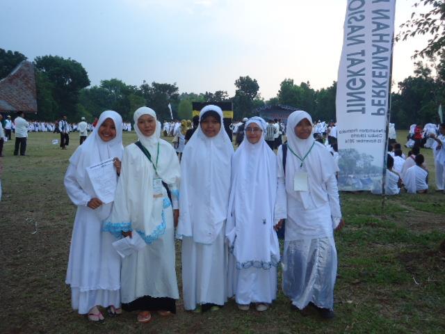 Rusmaliaa's tweet photo. Haji Cibubur :D http://t.co/6RcFsM5enK