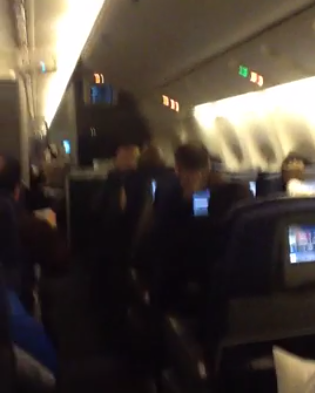 airlivenet's tweet photo. WATCH This is inside #AA280 into massive turbulence forced to land in Japan http://t.co/RTJ28pIX8E http://t.co/pT4l50JZmH