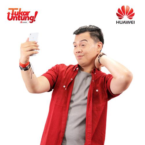Selfie pake Honor 3X bikin lo tambah pede dengan kamera 5MP! Ayo, tukar HP lo di tukaruntung.com #TukarUntung