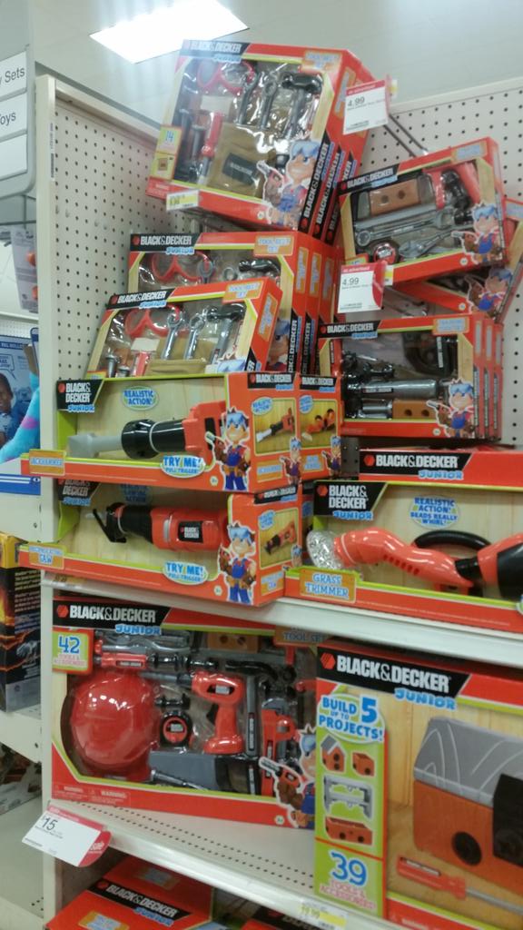 seanmwood95's tweet photo. Found this gem tonight #target #NoBackstock #BullShitPolicy #RetweetForRetail #PullYourHeadOut #TargetElectronics http://t.co/vpnpizAVk3