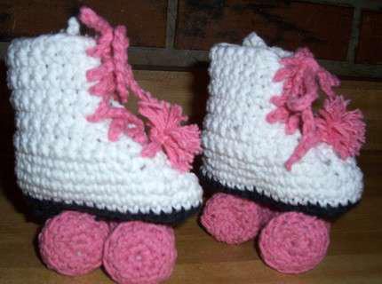 Omg I am totally going to learn how to crochet these 😍 (need a roller skate emoji)