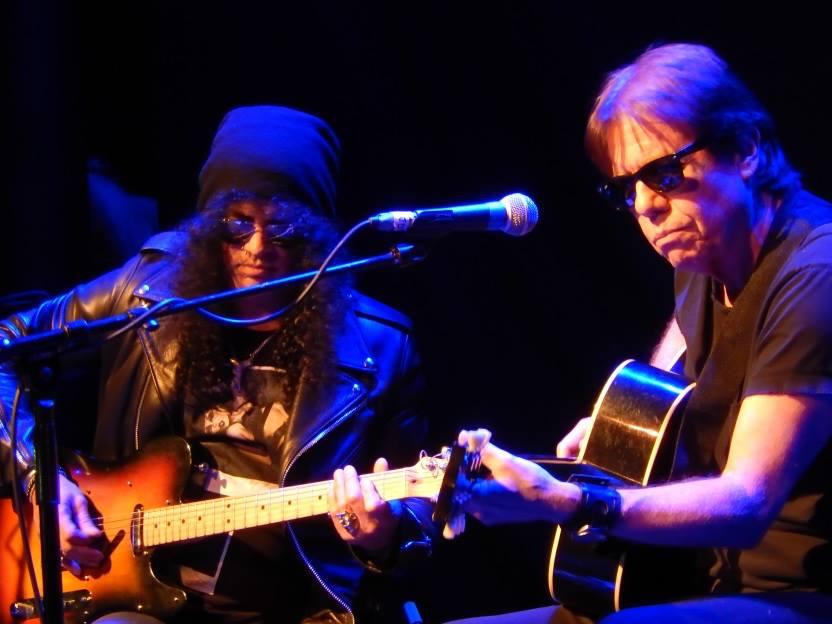 Definitely a highlight this year, jamming with @GeorgeThorogood at the @Canyonclub. iiii]; )'