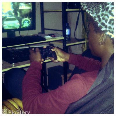 king_vheppss's tweet photo. Fifa..best moment of the school holidays http://t.co/HSJhVxVorS