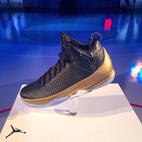 BestHeaIth's tweet photo. Pre-Order the Melo-11's while you still can! 
Here 👉http://t.co/jATfMBUZu1👈 http://t.co/I7tyfc8nzz