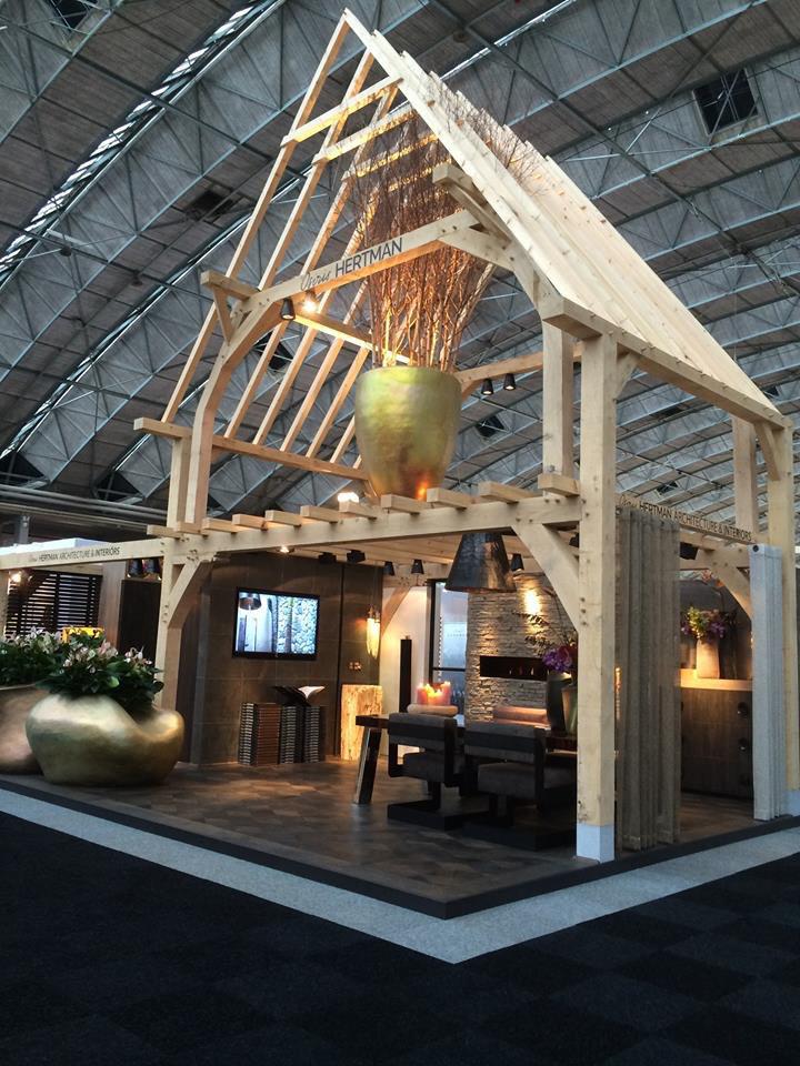 TEN_NAPEL's tweet photo. Wandafwerking LXRY Fair 2014 #mastersoflxry #osirishertmanstudio #architecture #LXRYFair #walldesign http://t.co/6twhuudOLP