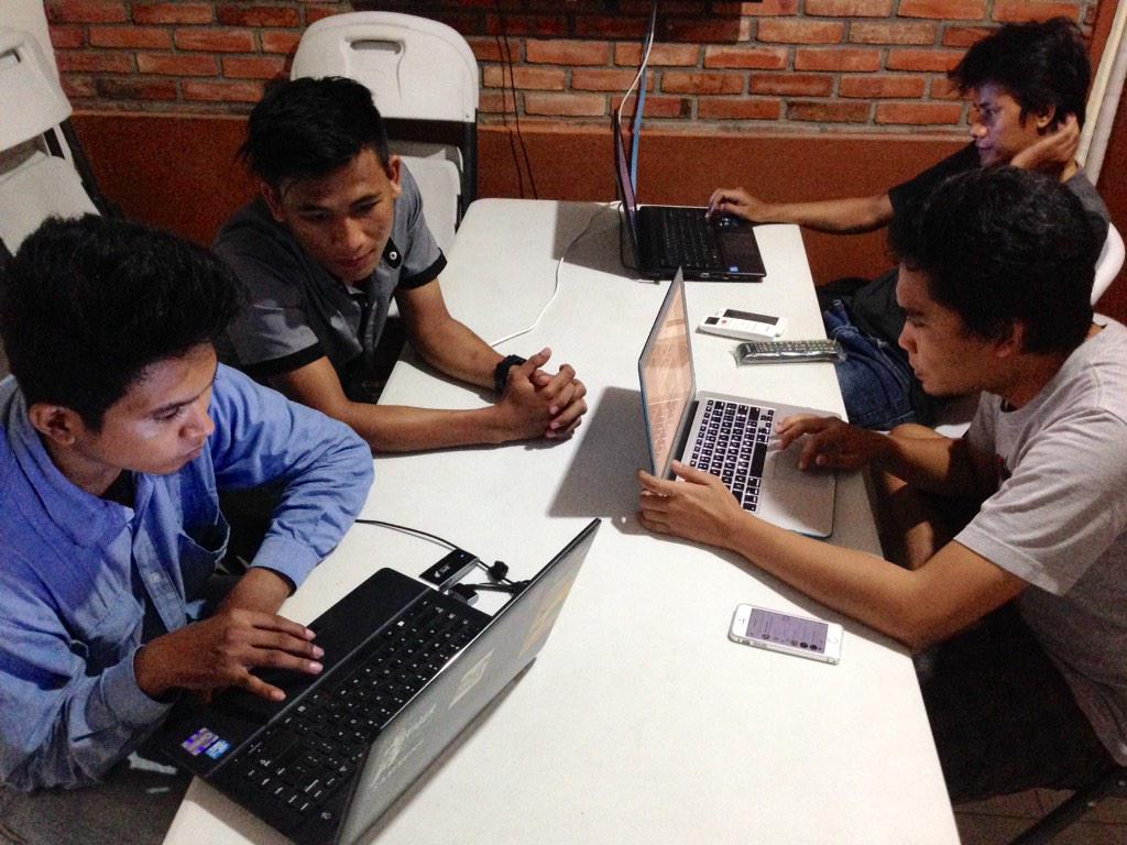 maliome's tweet photo. Bismillah..Mini workshop @IndoCPA siap dimulai. Dari tegal pun di bela-belain lho. Salut. \o/. http://t.co/iZf3wtPpMc