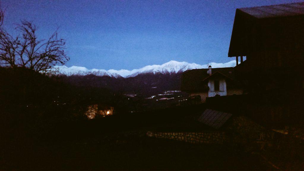 Matthew287's tweet photo. View from hotel in Italy stunning http://t.co/VxhSn5MTqh