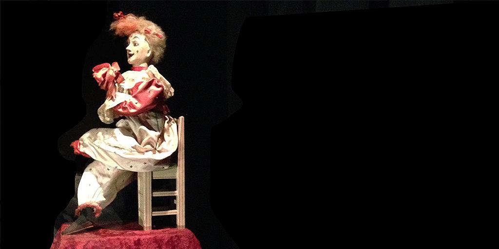 ParisOneForty's tweet image. A happy little mechanical toy at the Musée des Arts et Metiers. (This is what technology looked like before iPhones.)