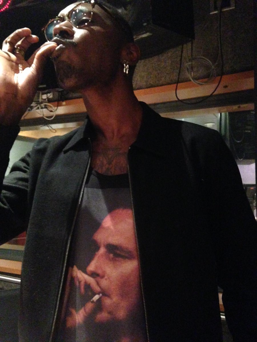 Aurélie Boizot, qui prépare la matinale, a confondu Chirac et Bob Marley. On lui dit ou pas ? <a href="/AsKANOUTE/">Séga Kanouté</a>