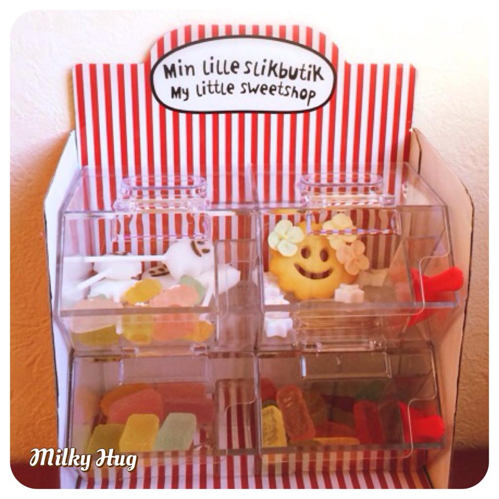 はぐ お菓子の量り売りのケースにレジンや粘土で作ったフェイクスイーツ入れました 可愛い 嬉しい このケース凄くお気に入り お菓子をすくうスコップもついてた Http T Co Movbx3ouif Twitter はぐ お菓子の量り売りのケースにレジンや粘土で作ったフェイクスイーツ入れました 可愛い 嬉しい このケース凄くお気に入り お菓子をすくうスコップもついてた Http T Co Movbx3ouif Twitter