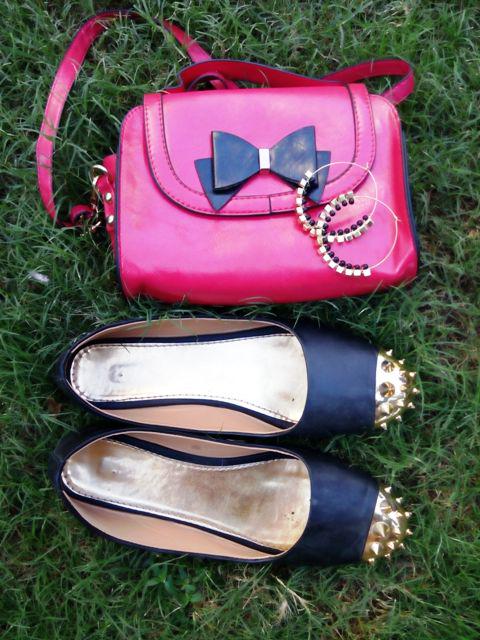 MyFashionVilla's tweet image. TODAY&apos;S Accessories: A bow Sling Bag and My favorite Spiked Belly Shoes. All from @JabongIndia #gosf2014 #Shopping