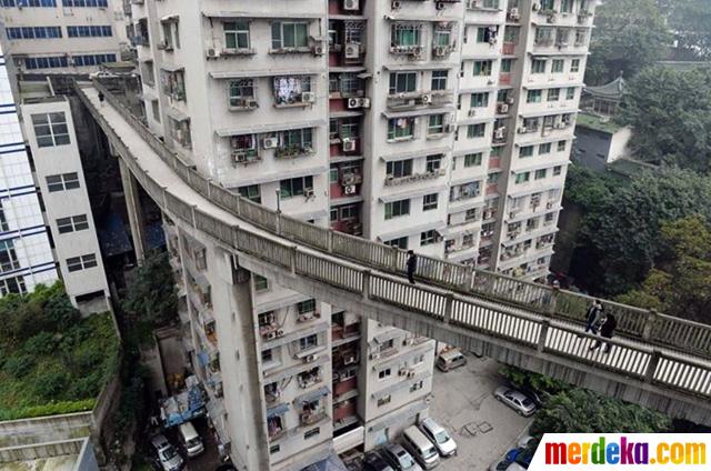 мосты между домами в тбилиси. громоотвод схема в многоэтажном доме. в многоэтажном доме между. система водоотведения в многоквартирном доме. схема заземления многоэтажного дома.