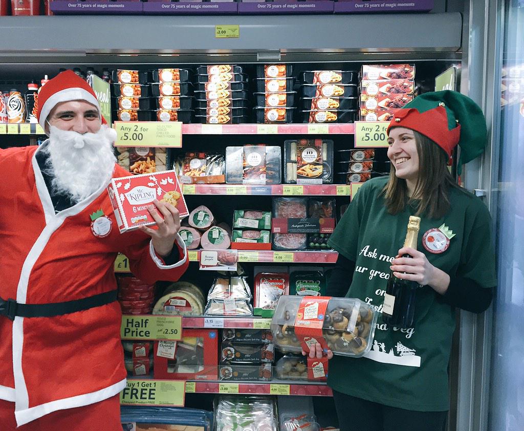 WarnersEnd's tweet photo. @hmpilling Come and get your Christmas Party food with Santa &amp; the Elf! #r18tt http://t.co/Ab2eBTBiCw
