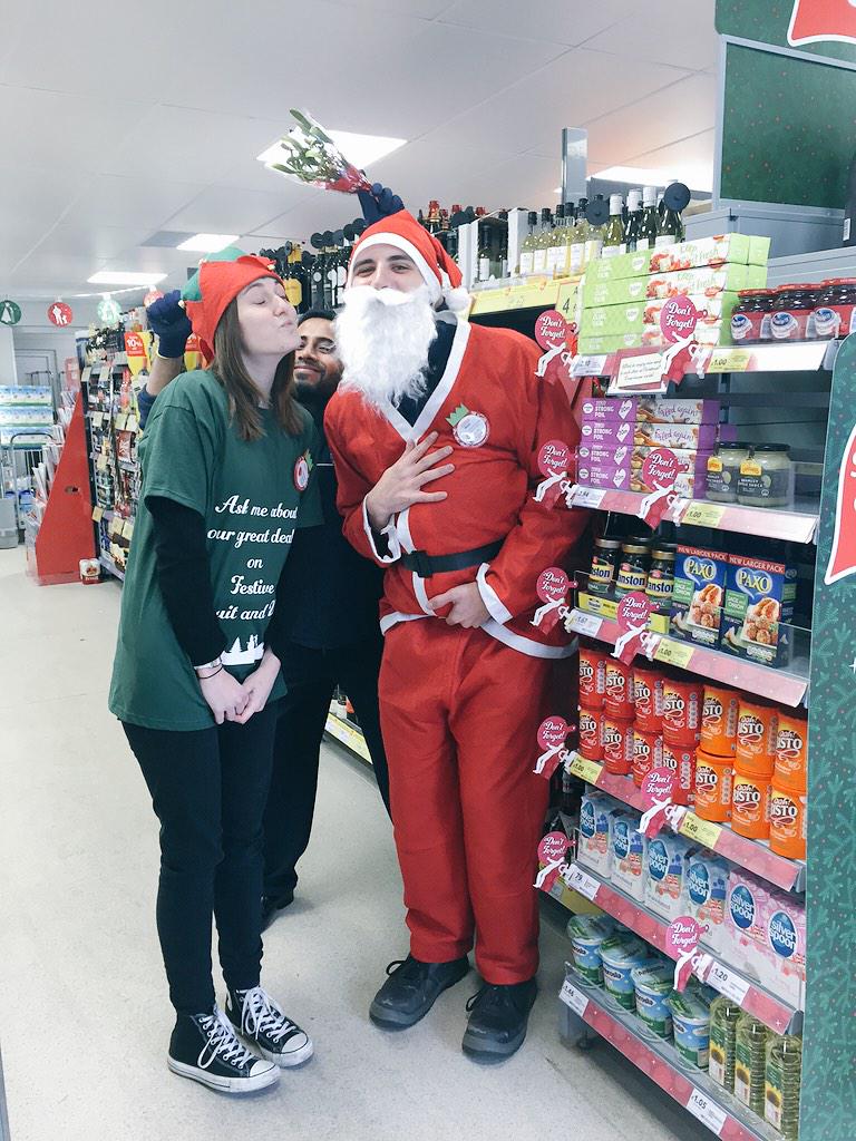 WarnersEnd's tweet photo. @hmpilling Come and get your Christmas Party food with Santa &amp; the Elf! #r18tt http://t.co/Ab2eBTBiCw