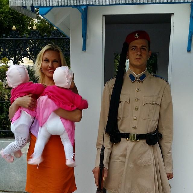 kamaliya_zahoor's tweet image. Presidential Mansion earlier this year in Athens with Arabella &amp;amp; Mirabella and the cool guard.