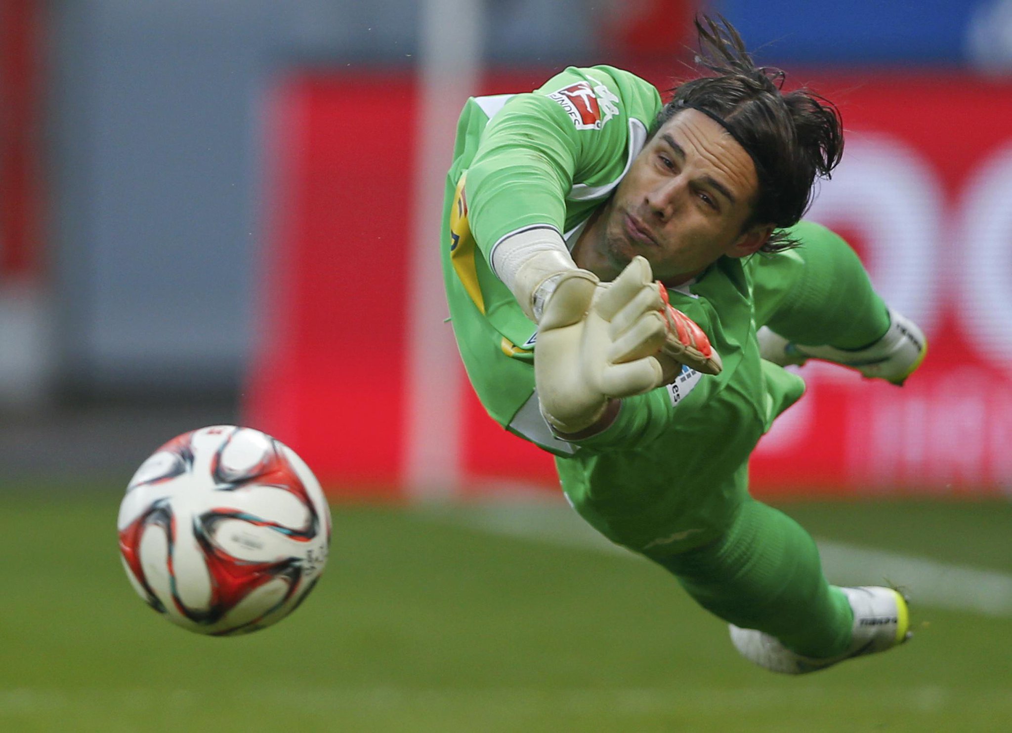 Happy birthday to Yann Sommer! No goalkeeper has made more saves in Europes top 5 leagues this season than him (71). 