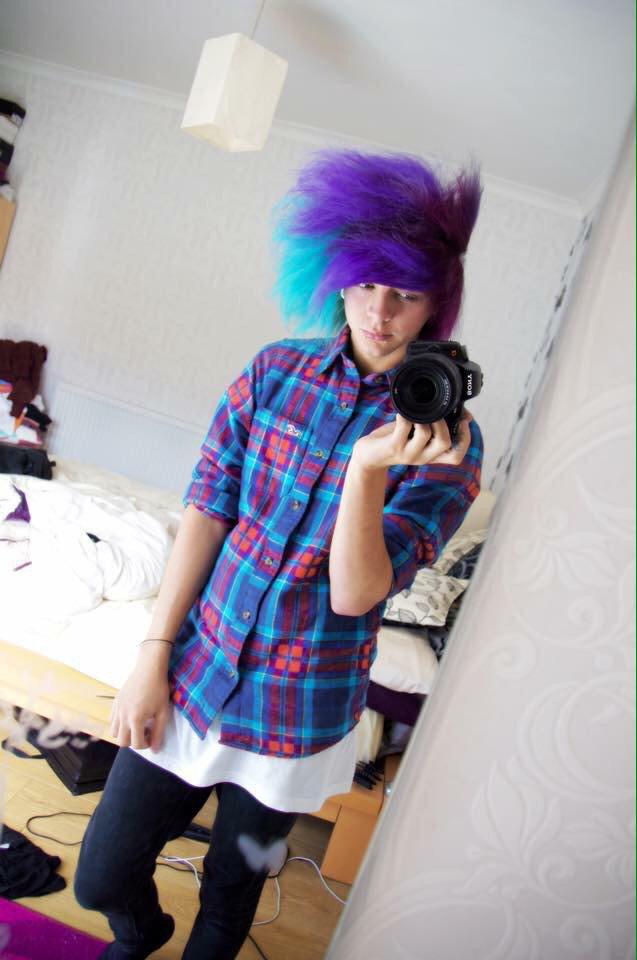 @alexsykes2k12 dude you are fake 
Your scars look at the second pic
No scars
Fake