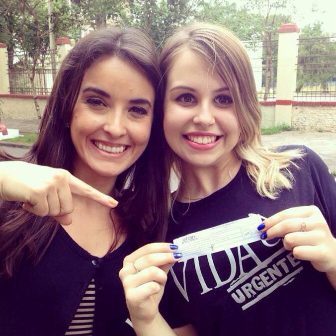 carolinawn's tweet photo. E acabou! E com um final feliz! Maíra linda da RBS. #EuNoTrânsito #BomDiaRioGrande #CNH2014 @maira_gatto @bomdiarbstv http://t.co/iCX7eiozdr