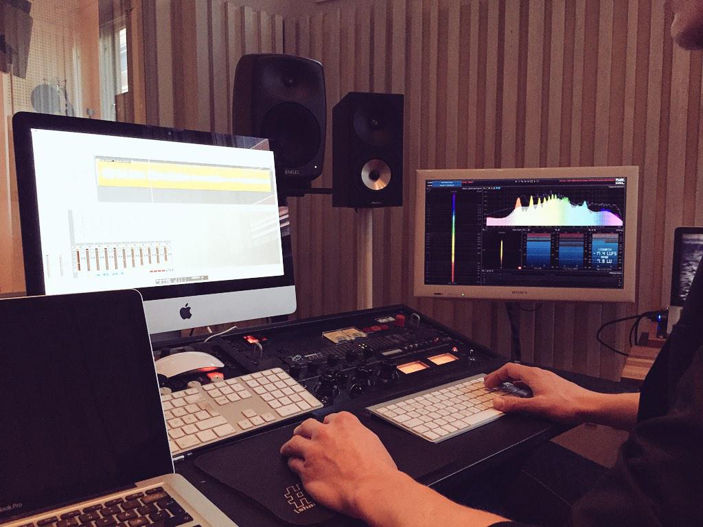 ClutchProd's tweet photo. Recording some history of Kiinteistömaailma #Backstreetsmedia #Clutch #Kiinteistömaailma http://t.co/PedWipIjoc