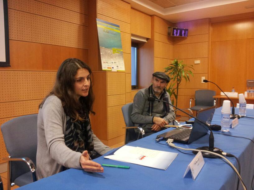FundacionCETMAR's tweet photo. Implementación de la @Ecodraga en las tareas de dragado. Con Alba Vázquez,  de Canlemar, y Xulio Hermida, de @uvigo http://t.co/fsfhe0Oou2