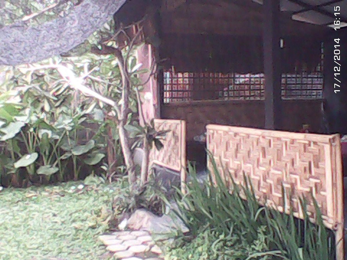 ayue_sembarang's tweet image. @ekaaditya1908 @Late_Dinner klo ke blitar mampir za ke bakso gong dan jadah bakar.jln.bendosewu utara smp 1 talun.