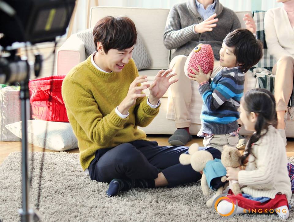 RunningManTeam's tweet image. [BTS] 이광수 Lee Kwangsoo in Pizza Hut CF!  cr:KingKongFB