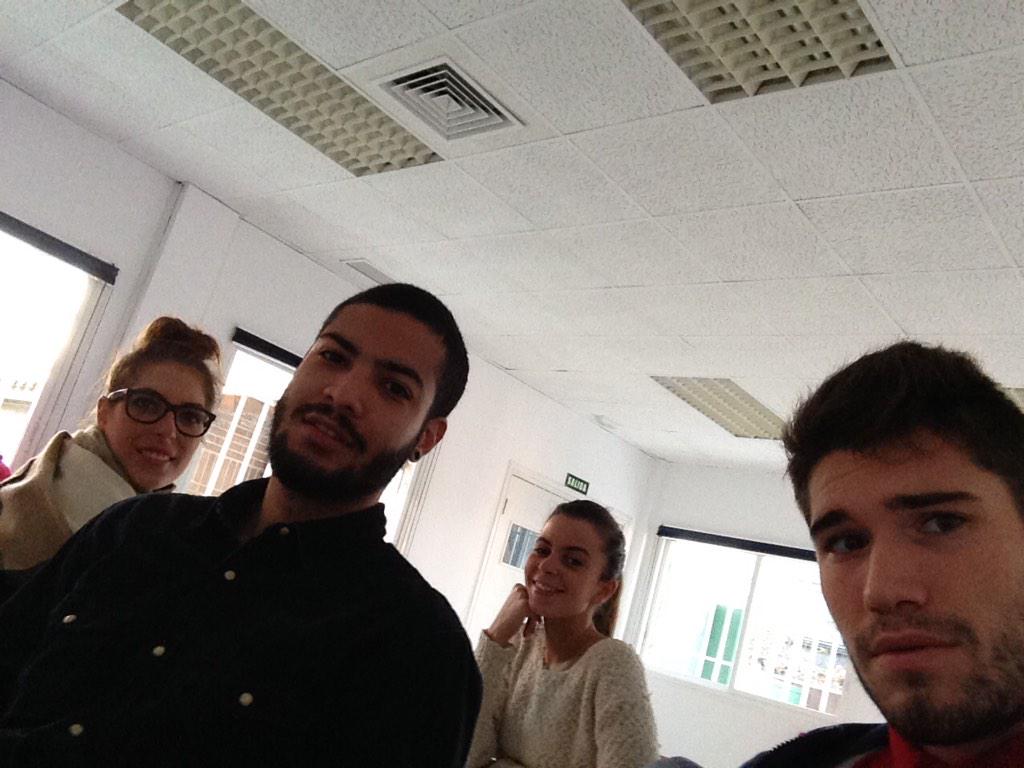 LeCombleShop's tweet image. Trabajando duro en el proyecto que tenemos que terminar para el 14 de enero de 2015 #LeComble