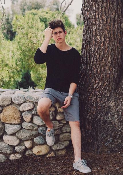 x8MAGCON8x's tweet photo. @Nashgrier i dare you to follow me right now, come on nash you can do it ;) love uu baee😘😘😘😘 http://t.co/H4tfK6fAqr