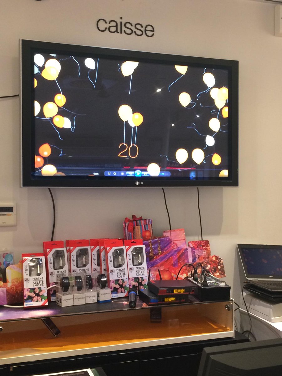 CLandomiel's tweet photo. On fête les gagnants des 20 ans d'Orange dans l'Est :-) 2 vosgiens récompensés ! #Orange20 https://t.co/G9HOFDwsPm http://t.co/xxWuU45rnm