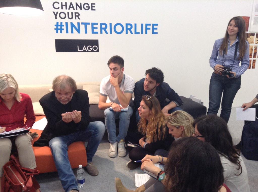 unblogdiclasse's tweet photo. .@CasaLettori Splendida foto scattata con @GloriaGhioni @ #SalTo14
@CircoloLettori #ModoDiAnna #FotoDiScrittori http://t.co/ViHHMsAciY