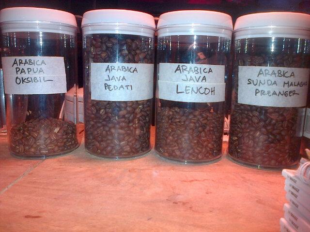 Yg blm ngopi hari ini bisa mampir, kopi java pedati rekomended hari ini