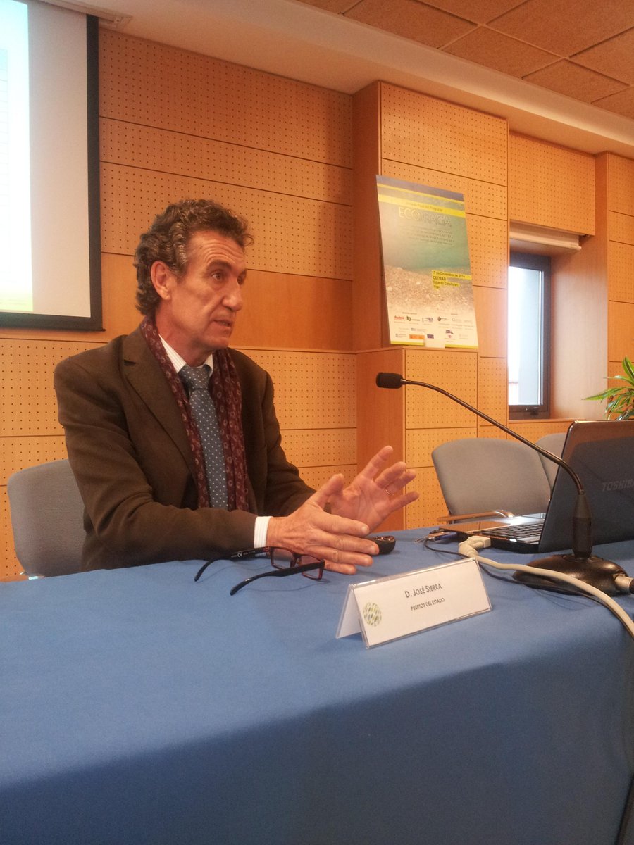 FundacionCETMAR's tweet photo. José Sierra, de @PuertosEstado,  habla de la clasificación y gestión de los dragados http://t.co/C1iXkRrcRD