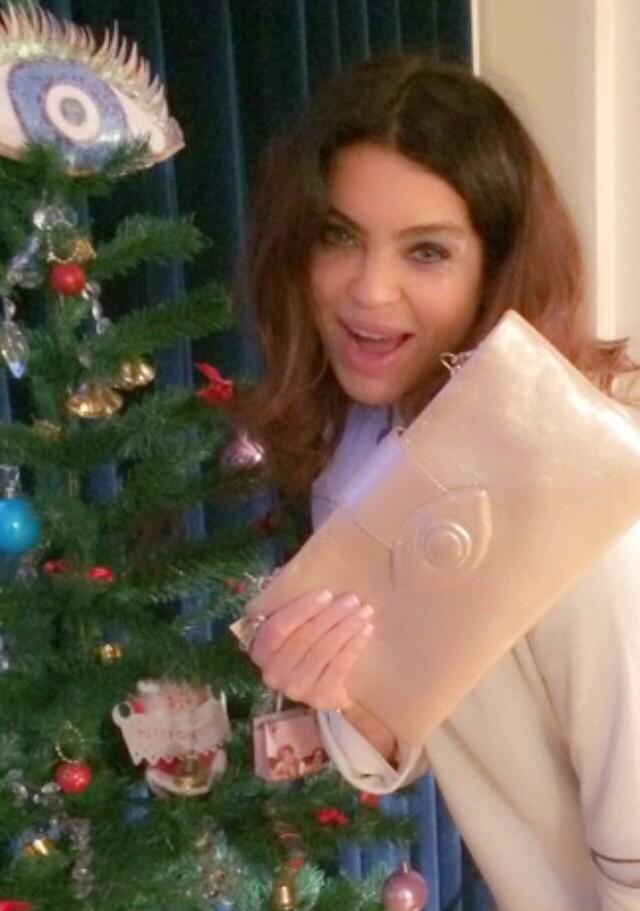 EMRENY's tweet image. Shine and style #Stylemusthave #style