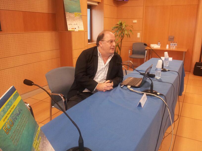 FundacionCETMAR's tweet photo. Última ponencia antes de la mesa redonda. Pedro Urquijo, de Portos, habla de puntos de vertido de dragados en Galicia http://t.co/H8O2Uj4z3m
