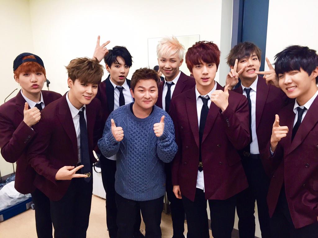 B5DfdnwCYAAldGj.jpg:large