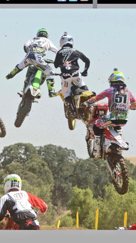 Reddingpower's tweet photo. @js7 just itching his chin like whats happen in front of him is nothing.. @justinbarcia "praying 4 a smooth landing" http://t.co/5p8rqGYIOl