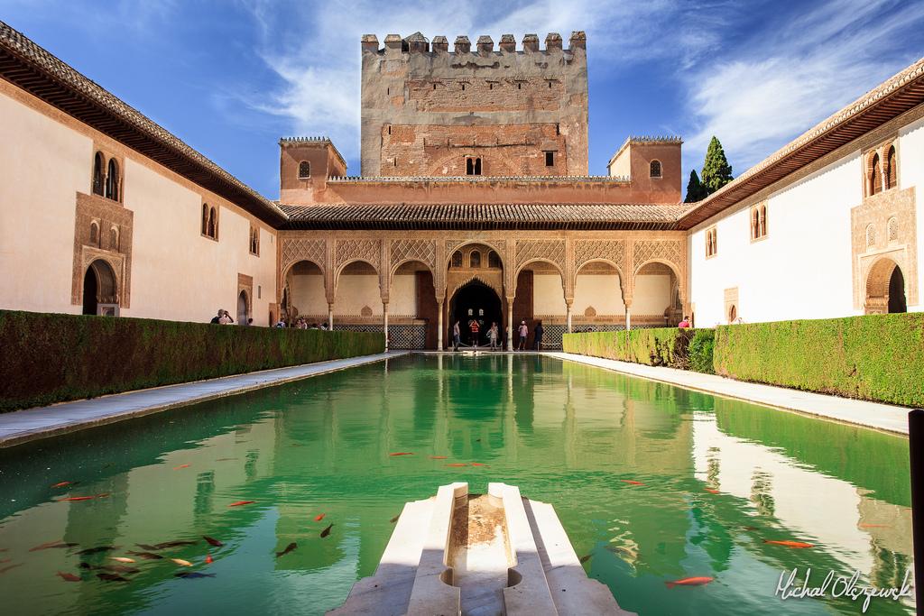 alhambraonline's tweet photo. ¿Tenéis pensado visitar la #Alhambra esta #Navidad?No te quede sin #TicketsAlhambra : http://t.co/4hkM6qU0IH @minube http://t.co/sZYLG0B4qG