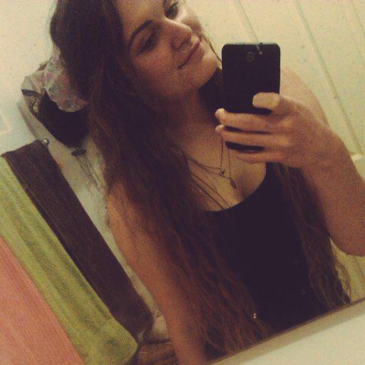larryoopshix's tweet photo. This is me, I am the owner of this page my name is Maddison, everyone calls me Mayson #DirectionersHelpDirectioners x http://t.co/rQKDcn24yF